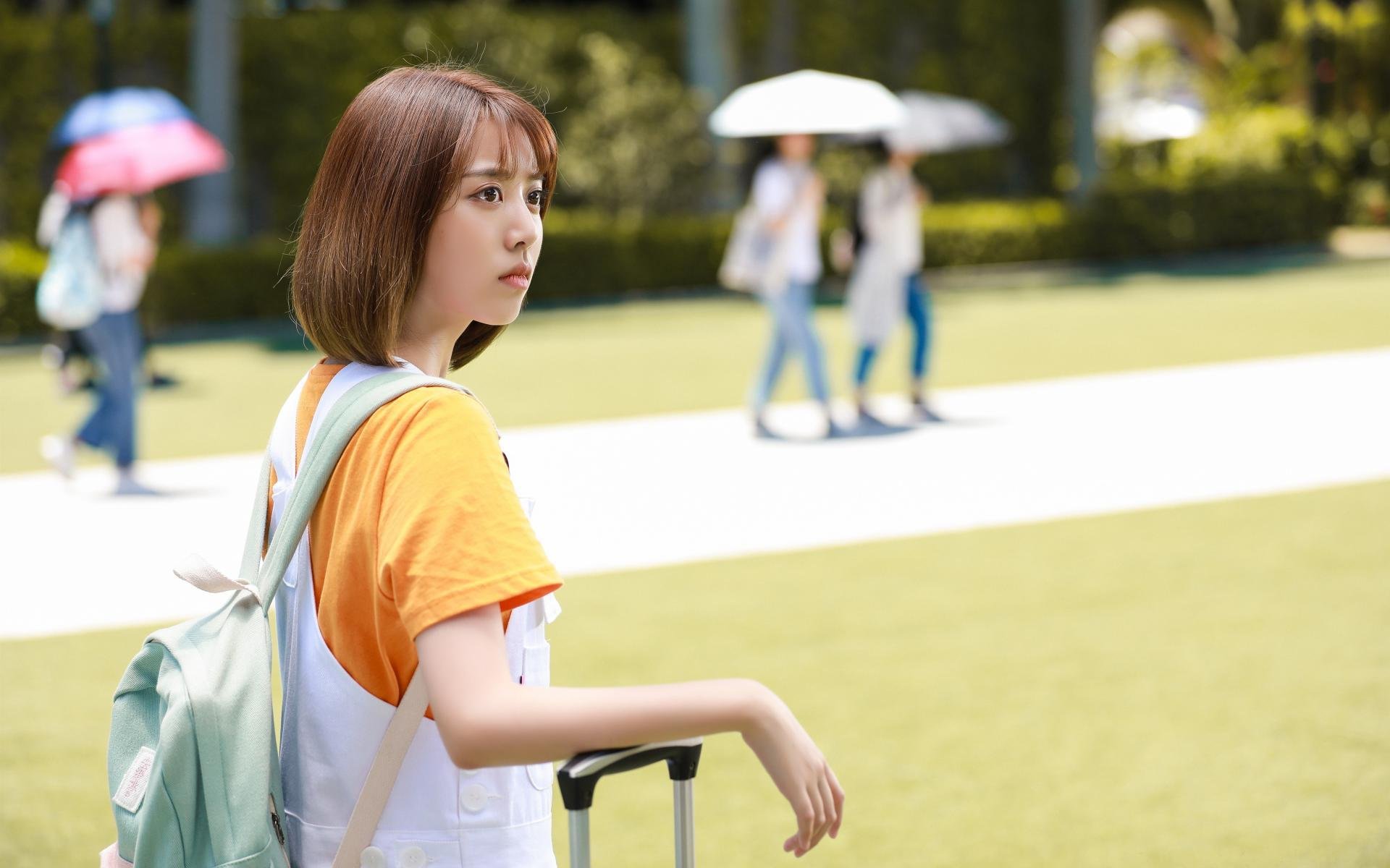 比利时游泳选手在比赛中展现出顽强拼搏精神,比利时游泳运动员