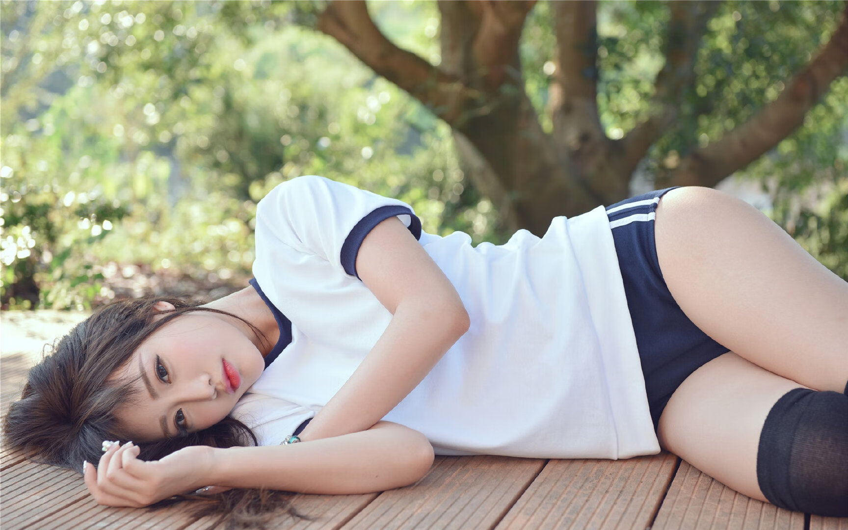 法国大将在场上展现霸气,赢得对阵北马其顿的胜利,法国主帅