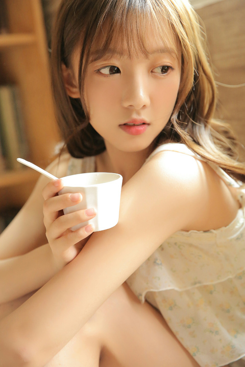 乐鱼体育平台官网-蒂莱曼斯在对阵英格兰的友谊赛中梅开二度，最终2-2战平。，蒂耶莱曼