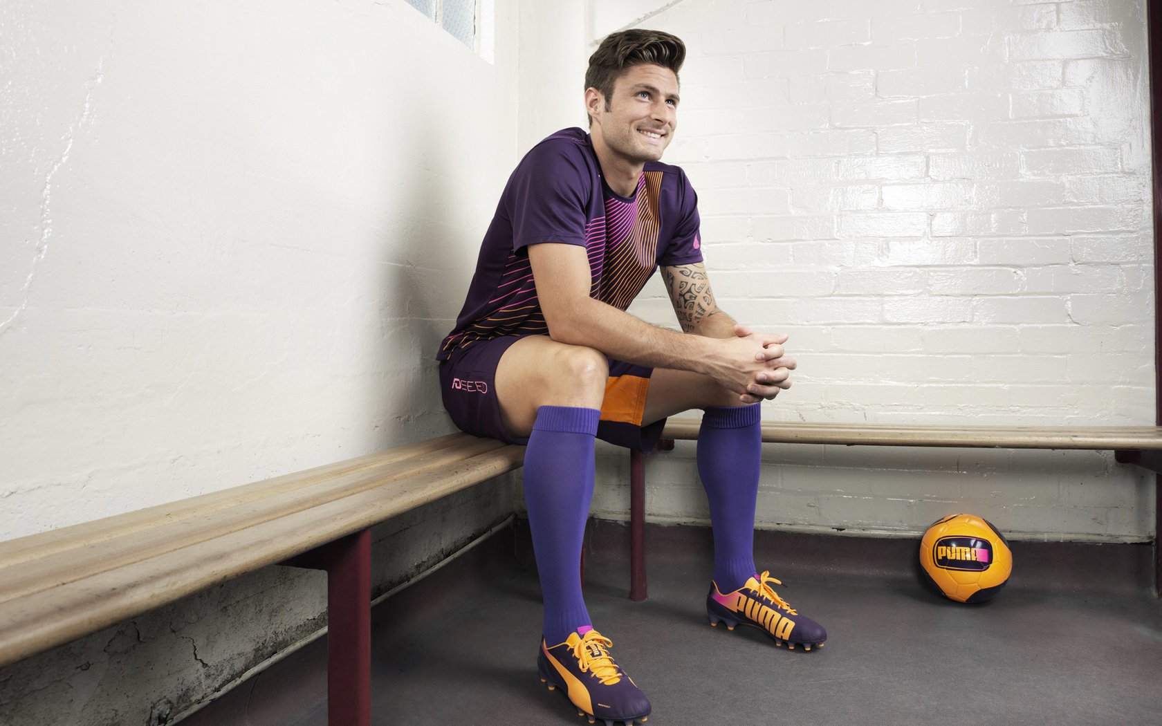 乐鱼中国官网-“德甲赛况火爆，豪门战斗进入高潮”，德甲名场面