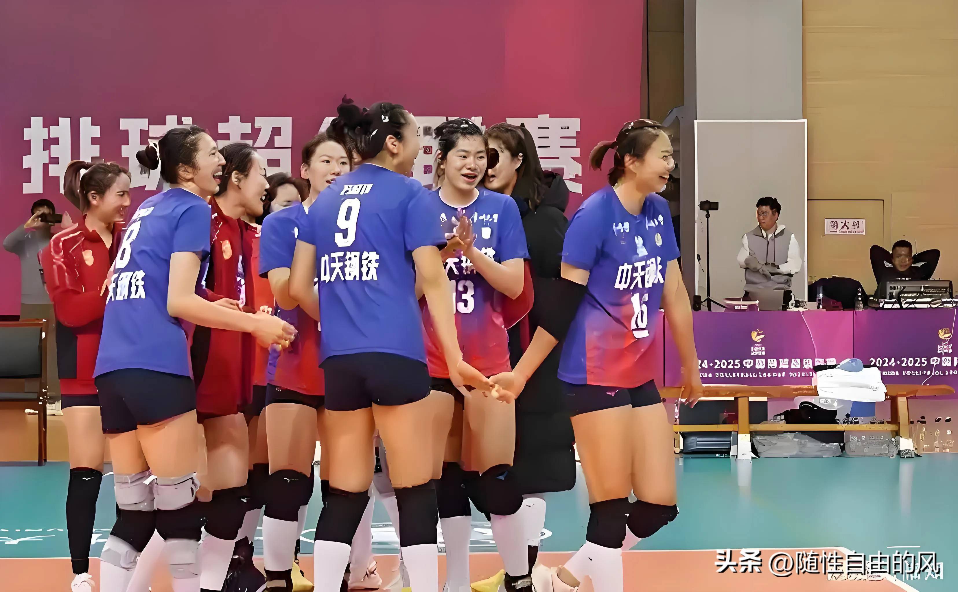 中国排球队奥运选拔赛,新人表现抢眼 中国排球队奥运选拔赛,新人表现抢眼